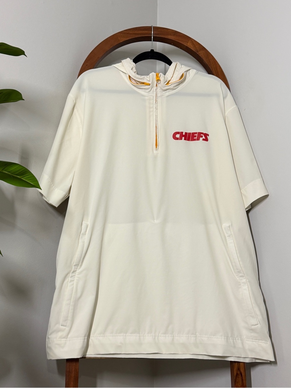 Nike NFL XXL Off White KC Chiefs Short Sleeve Hooded Shirt Top